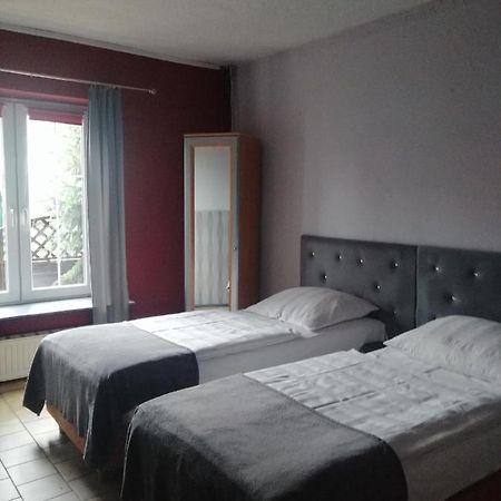 Zajazd Pod Roza Zielona Góra Buitenkant foto