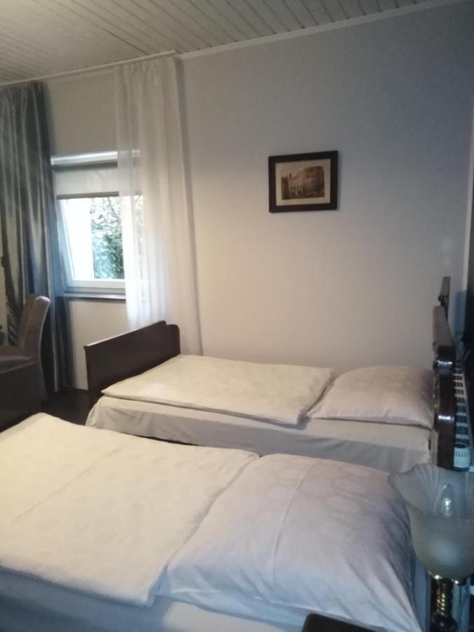 Zajazd Pod Roza Zielona Góra Buitenkant foto